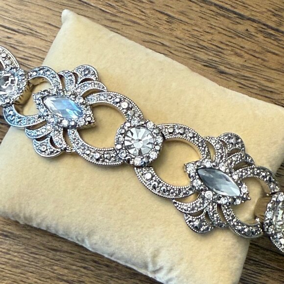 Lia Sophia Limited Edition Crystal Bracelet - Picture 5 of 9